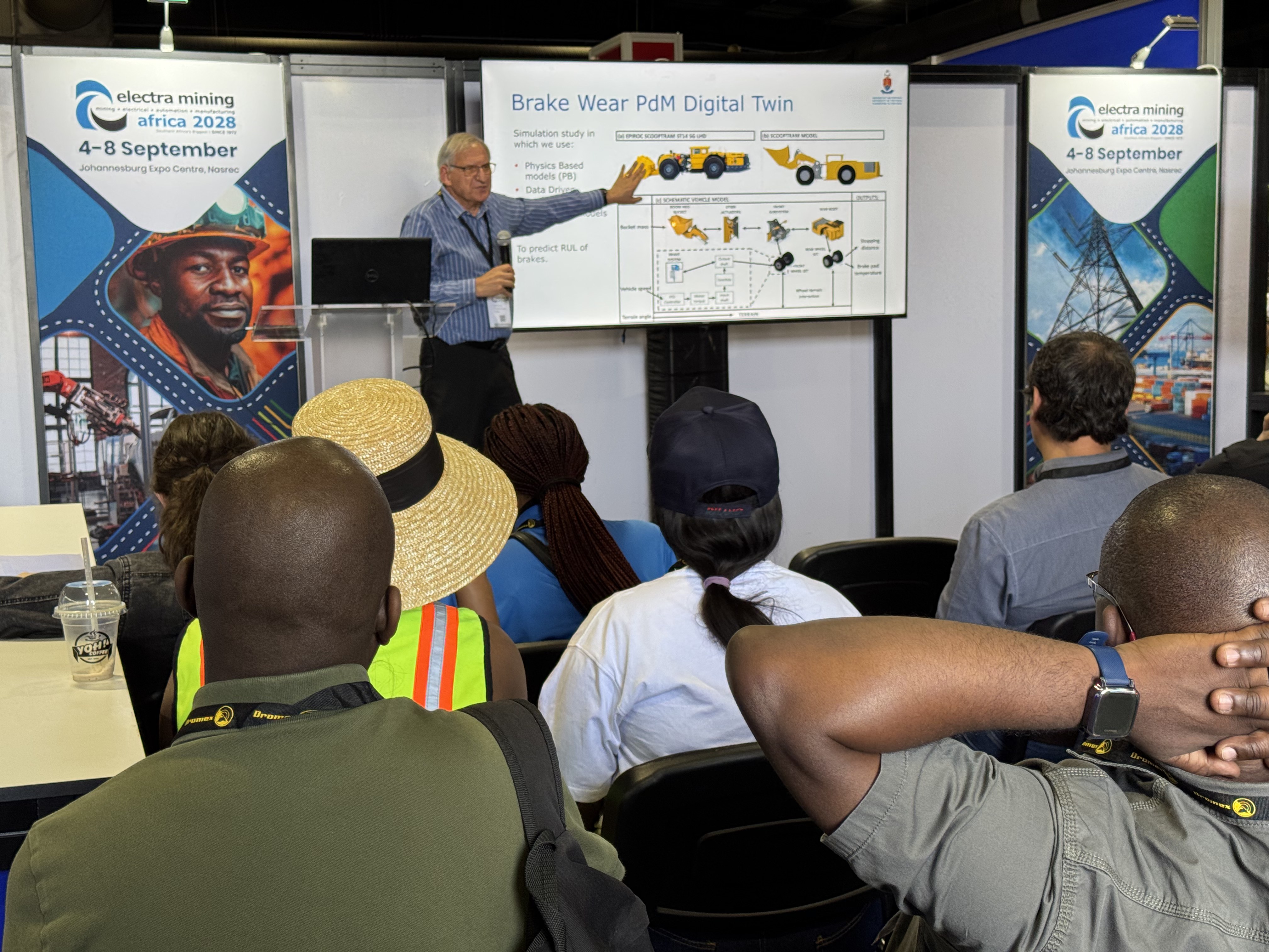 Electra Mining delegates viewing a RAMMS mechanised mining research presentation